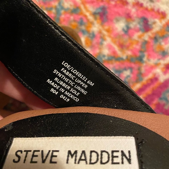 Short Heeled Steve Madden Black Sandals - Picture 4 of 4